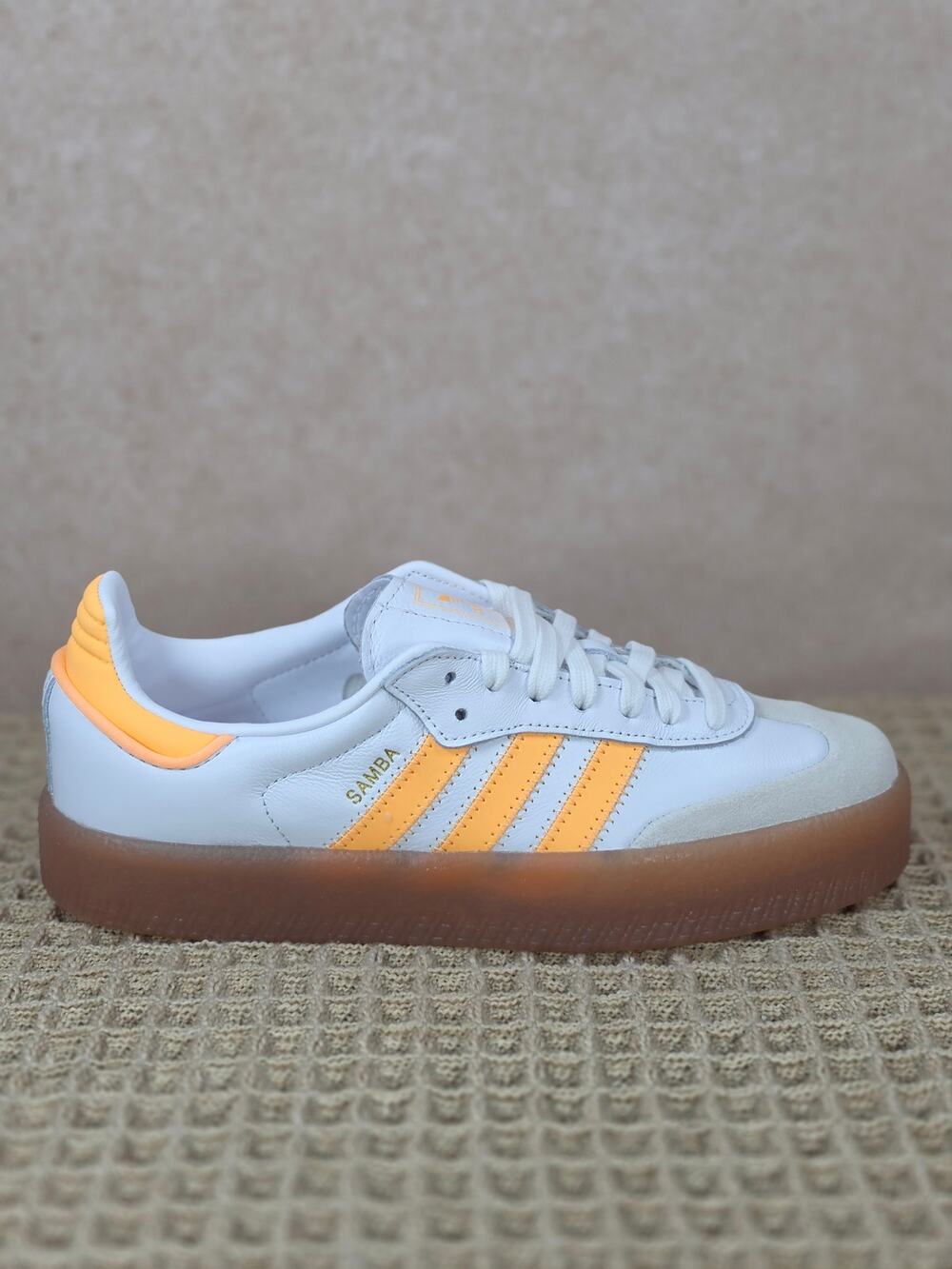 Adidas Sambae J JP9533 Youth 6 / Women’s 7 White Aura Orange Gold – Brand New